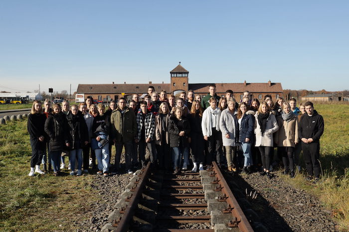 45 Jugendliche fahren nach Polen, um sich der Wahrheit ihrer Familiengeschichte zu stellen