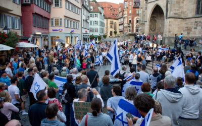 Den Worten müssen Taten folgen – Solidaritätskundgebung in Tübingen